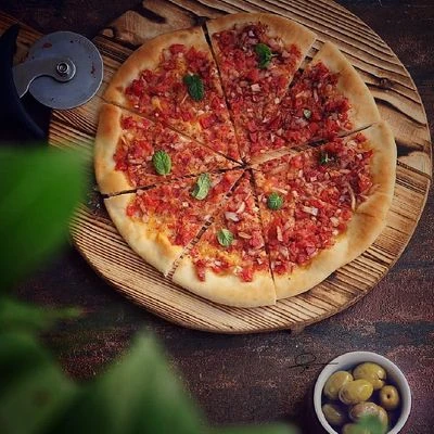 بصل وبندورة - 100,000 LBP